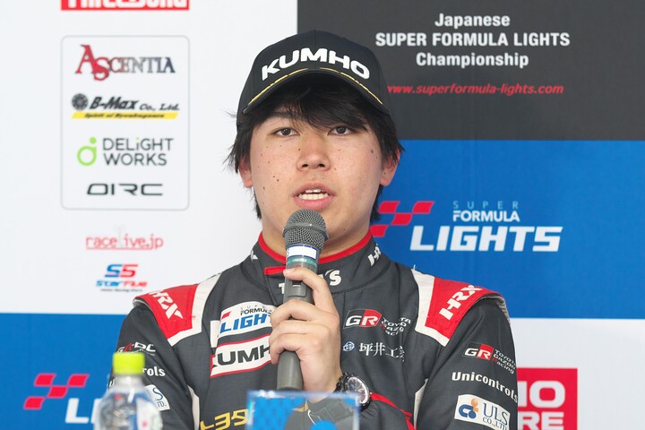 決勝記者会見：2位の梅垣清（TOM'S）