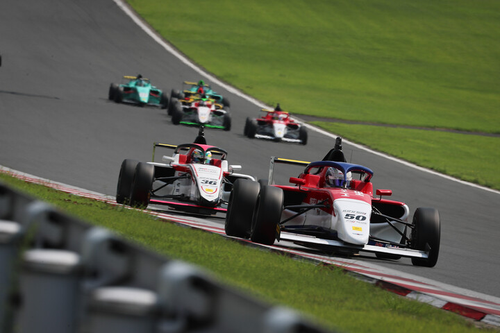 チャンピオンクラス：決勝3位は百瀬翔（HFDP with B-Max Racing Team）