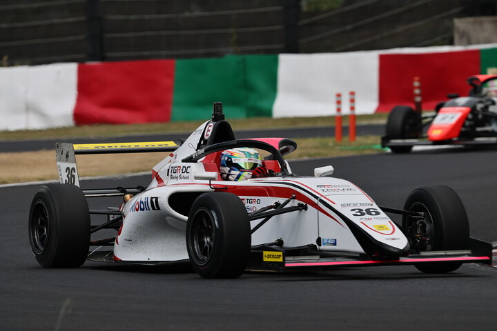チャンピオンクラス：第7戦予選2位、第8戦予選8位は濵邊誠己（TGR-DC RS F4）