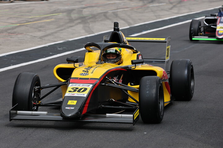インディペンデントクラス：第7戦、第8戦とも予選5位はDRAGON（B-MAX TEAM DRAGON）