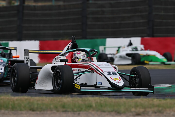 チャンピオンクラス：決勝2位は酒井涼（TGR-DC RS F4）