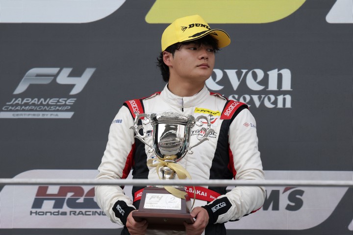 チャンピオンクラス：決勝2位の酒井涼（TGR-DC Racing School）