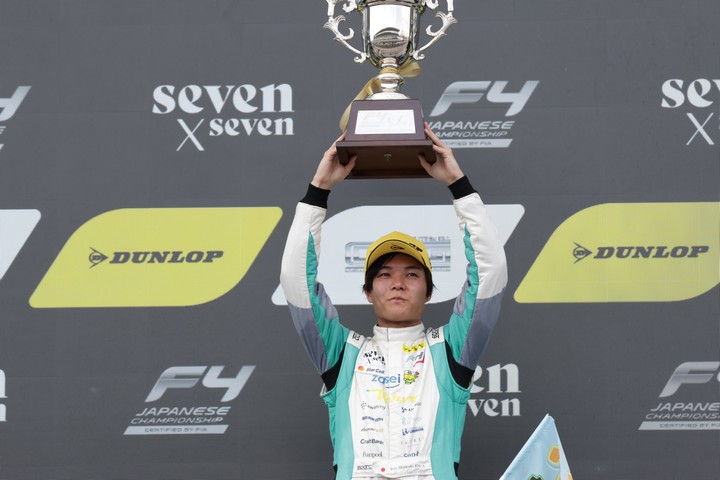 チャンピオンクラス：優勝した白崎稜（HYDRANGEA Kageyama Racing）