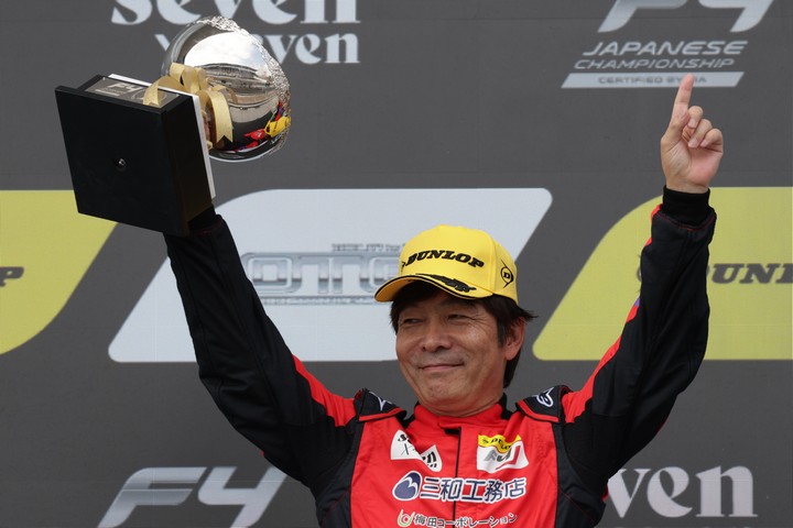 インディペンデントクラス：優勝した今田信宏（B-MAX ENGINEERING）