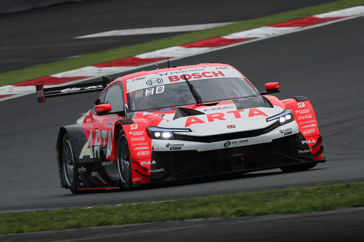 GT500クラスポールポジションは#8 ARTA MUGEN HRC PRELUDE-GT（太田格之進／大津弘樹）