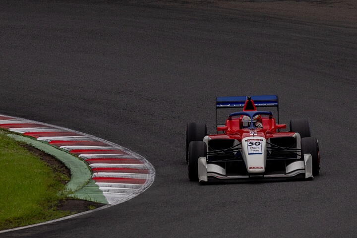 決勝３位は新原光太郎（HFDP WITH B-MAX RACING）