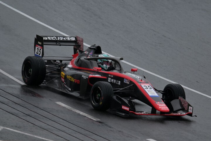 第13戦予選3位、第14戦予選2位は梅垣清（モビリティ中京TOM'S TGR-DC SFL）