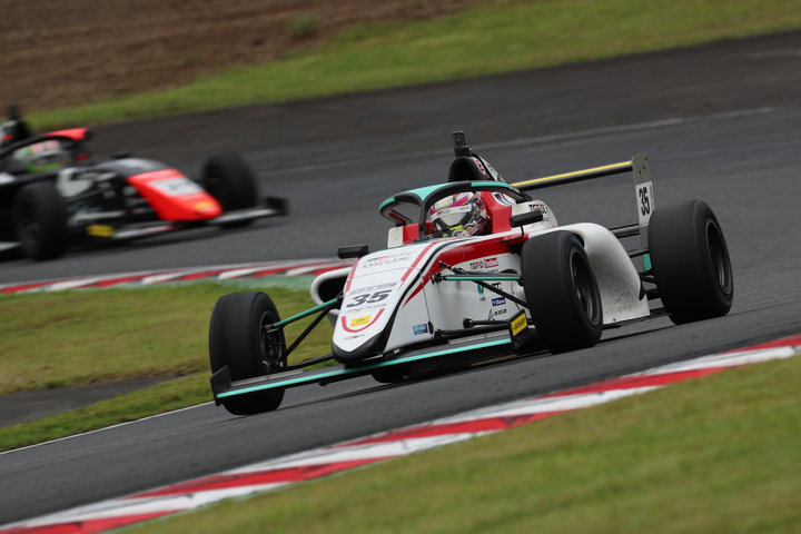 チャンピオン：優勝は酒井涼（TGR-DC RS F4）