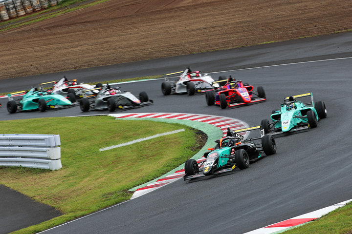 チャンピオン：決勝がスタートした