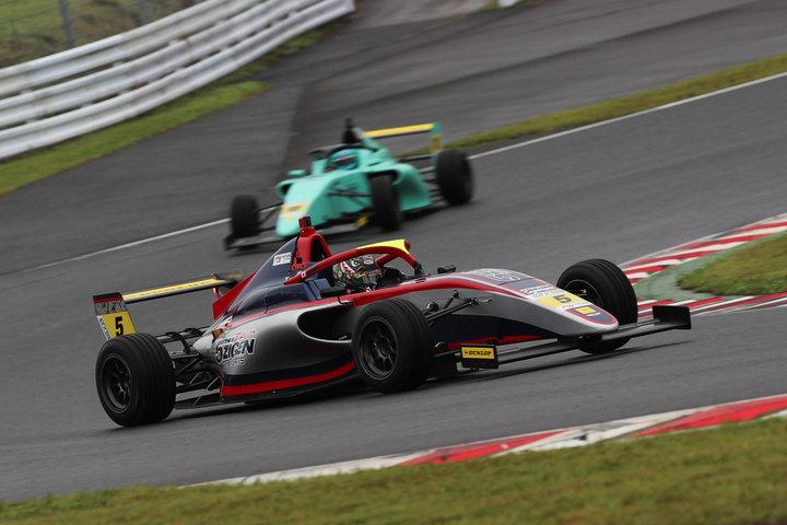 インディペンデント：優勝はHIROBON（TEAM 5ZIGEN F4）