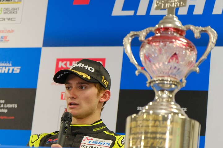 2026年ドライバーズチャンピオンのエヴァン・ジルテール（B-MAX RACING TEAM）
