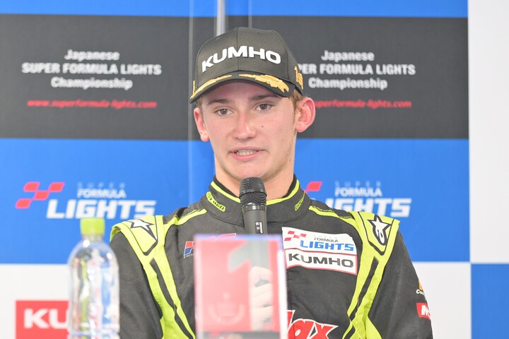 決勝記者会見：優勝してチャンピオンを決めたエヴァン・ジルテール（B-MAX RACING TEAM）