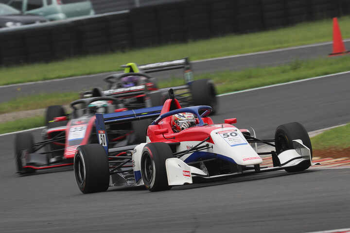 決勝2位は新原光太郎（HFDP WITH B-MAX RACING）