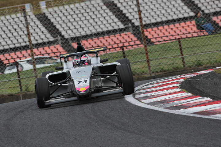 チャンピオンクラス：第11戦予選3位、第12戦予選2位は酒井龍太郎（MITSUSADA RACING F4）