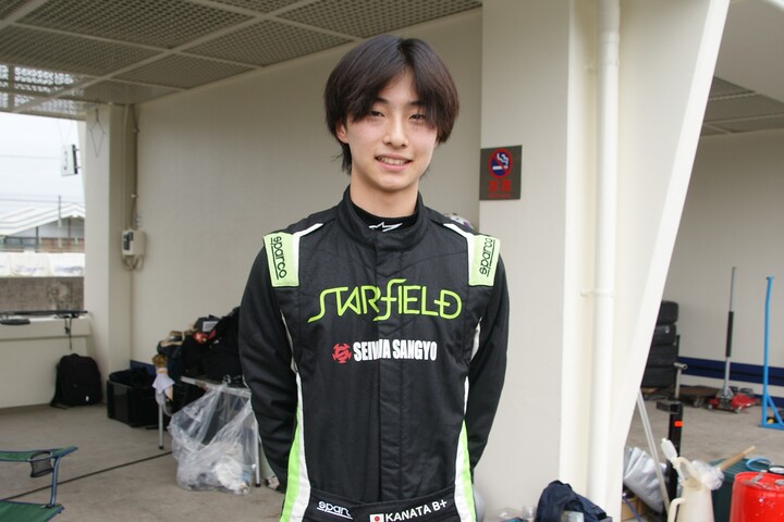 S-FJ：ポールポジションの須藤叶多（ELEVレーシングKKSII制動屋）