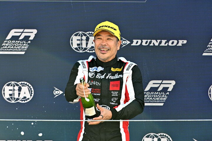 レース13のマスタークラスで優勝した鳥羽豊（AIWIN）