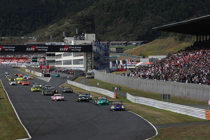 GT300クラス：スタートシーン