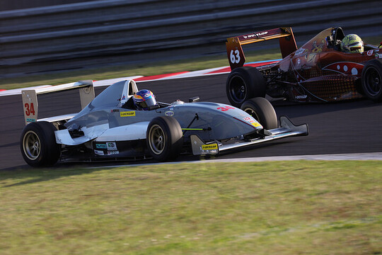 決勝4位、ジェントルマンクラス優勝は三浦勝（PROTECH RACINGルノー）