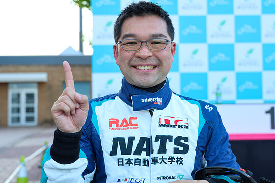 優勝した金井亮忠（チームNATS正義001）