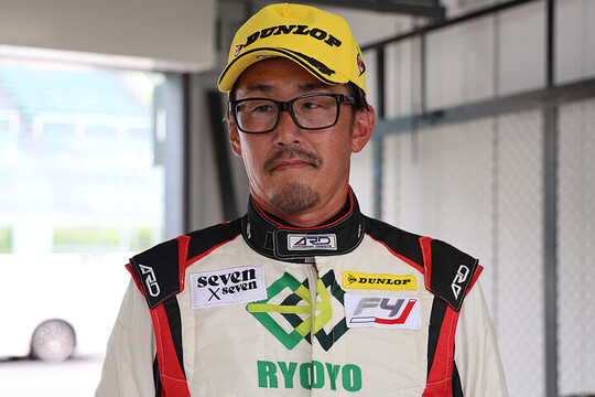 決勝4位、ジェントルマンクラス優勝の杉山寛(ミスト☆菱洋商事株式会社) 決勝4位、ジェントルマンクラス優勝の杉山寛(ミスト☆菱洋商事株式会社)