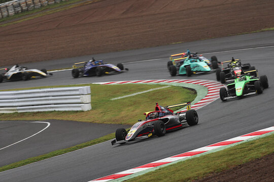 インディペンデントクラス:決勝がスタートした インディペンデントクラス:決勝がスタートした