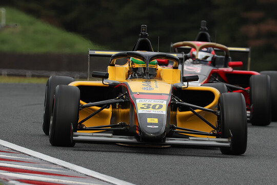 インディペンデントクラス:第11戦予選3位は、第12戦予選4位はDRAGON(B-MAX TEAM DRAGON) インディペンデントクラス:第11戦予選3位は、第12戦予選4位はDRAGON(B-MAX TEAM DRAGON)
