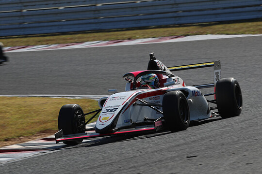 チャンピオンクラス:決勝3位は濵邊誠己(TGR-DC RS F4) チャンピオンクラス:決勝3位は濵邊誠己(TGR-DC RS F4)