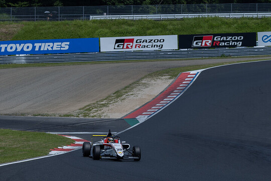 チャンピオンクラス:決勝2位は武藤雅奈(TGR-DC RS F4) チャンピオンクラス:決勝2位は武藤雅奈(TGR-DC RS F4)