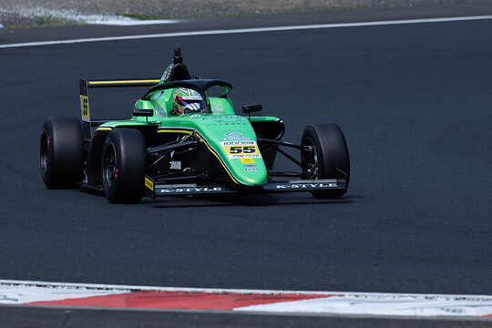 インディペンデントクラス:第3戦、第4戦とも予選2位はKENTARO(baum beauty clinic) インディペンデントクラス:第3戦、第4戦とも予選2位はKENTARO(baum beauty clinic)