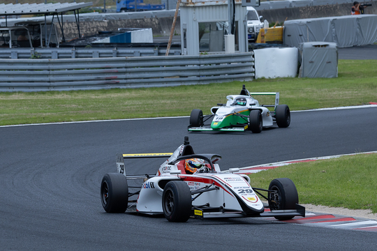 チャンピオンクラス:決勝2位は武藤雅奈(TGR-DC RS F4) チャンピオンクラス:決勝2位は武藤雅奈(TGR-DC RS F4)