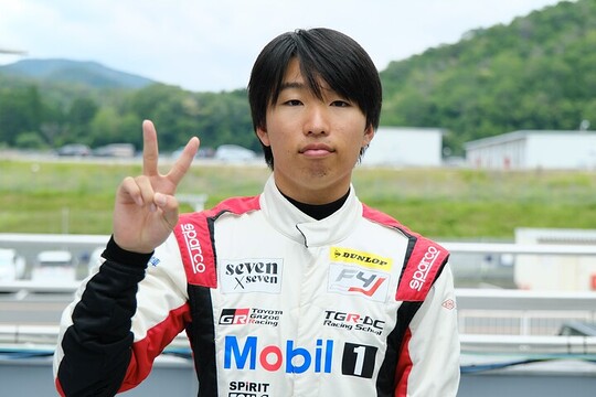決勝2位の武藤雅奈(TGR-DC Racing School) 決勝2位の武藤雅奈(TGR-DC Racing School)