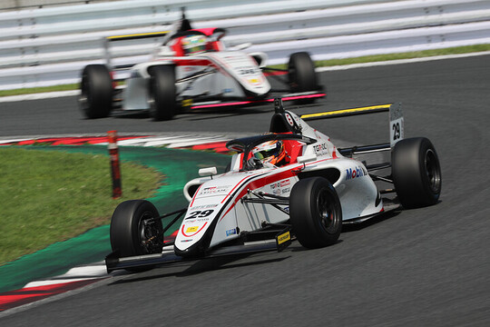 チャンピオンクラス:決勝2位は武藤雅奈(TGR-DC RS F4) チャンピオンクラス:決勝2位は武藤雅奈(TGR-DC RS F4)