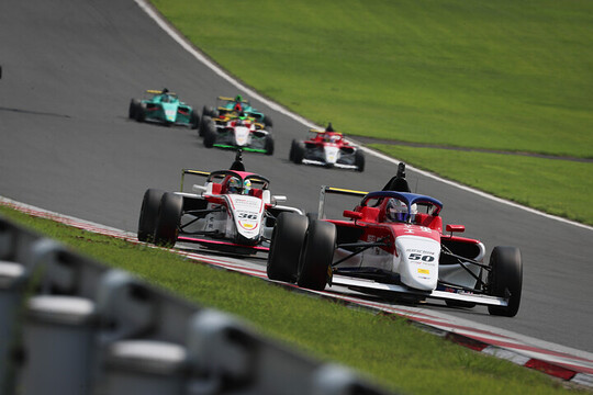 チャンピオンクラス：決勝3位は百瀬翔（HFDP with B-Max Racing Team）