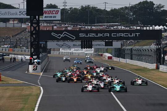 チャンピオンクラス：決勝がスタートした