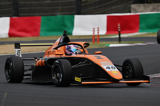 チャンピオンクラス:第7戦予選5位、第8戦予選4位は鈴木恵武(PONOS RACING) チャンピオンクラス:第7戦予選5位、第8戦予選4位は鈴木恵武(PONOS RACING)