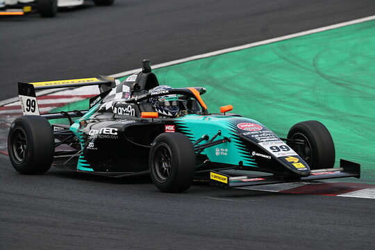 チャンピオンクラス:決勝3位は塩田惣一朗(Bionic Jack Racing) チャンピオンクラス:決勝3位は塩田惣一朗(Bionic Jack Racing)