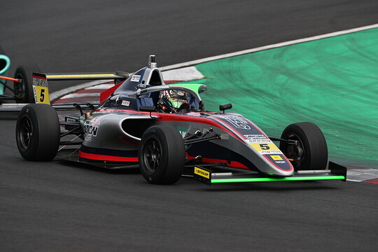 インディペンデントクラス:決勝2位はHIROBON(TEAM 5ZIGEN F4) インディペンデントクラス:決勝2位はHIROBON(TEAM 5ZIGEN F4)