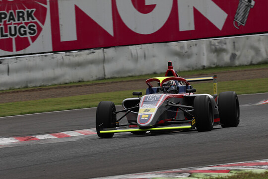 インディペンデントクラス：第9戦ポールポジション、第10戦予選2位はHIROBON（TEAM 5ZIGEN F4）