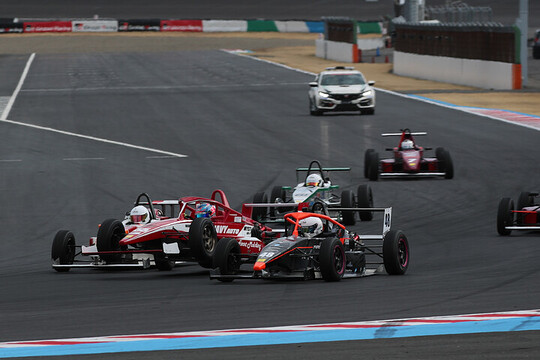 スタート直後のアクシデント2