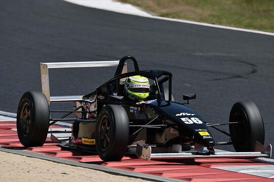FJ1500:優勝は伊藤駿(MYST & 制動屋) FJ1500:優勝は伊藤駿(MYST & 制動屋)