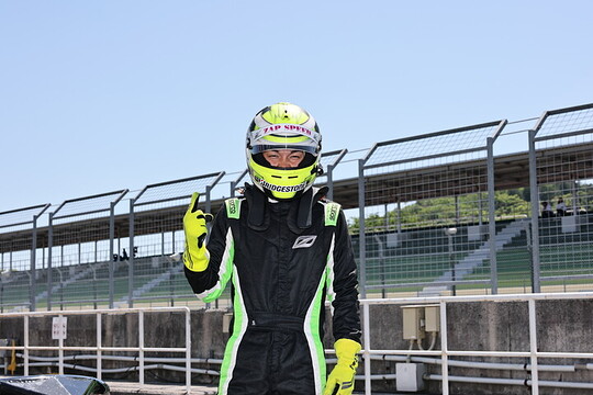 FJ1500で優勝した伊藤駿(MYST & 制動屋) FJ1500で優勝した伊藤駿(MYST & 制動屋)