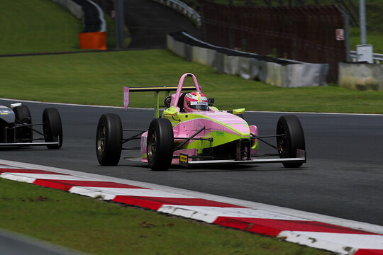 S-FJ:決勝3位は板倉慎哉(AMORE Racing with F) S-FJ:決勝3位は板倉慎哉(AMORE Racing with F)
