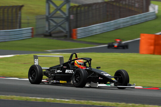 FJ1500:優勝は吉田馨(MYST & Hobby Base) FJ1500:優勝は吉田馨(MYST & Hobby Base)