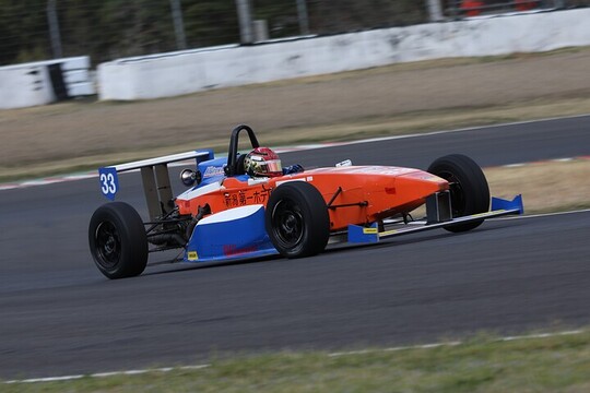 ポールポジションは小林留魁（アルビ新潟第一ホテルGIA ED）