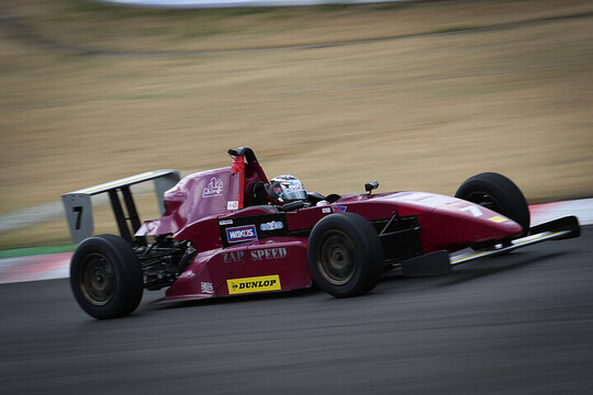 予選5位、ジェントルンマンクラスポールポジションは野口伸周（野口商會ZAP 10V ED）