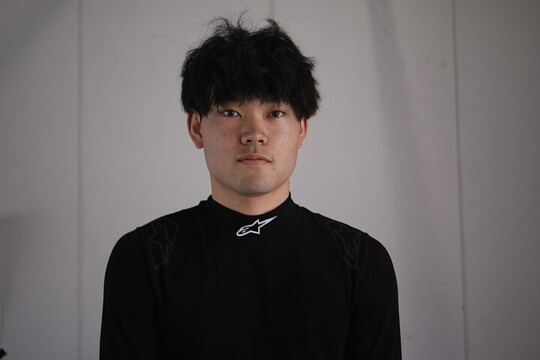 ポールポジションの小林留魁（アルビ新潟第一ホテルGIA ED）