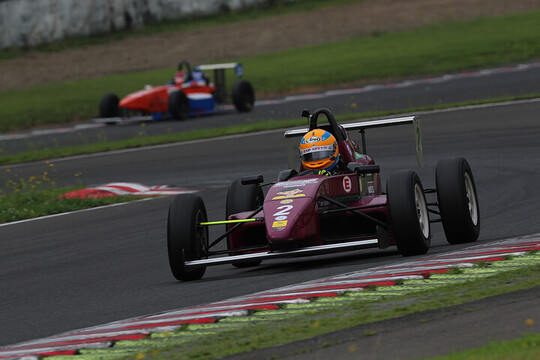 S-FJ:ポールポジションは松下彰臣(Abel HOSHO&PARM ZAP 10V ED) S-FJ:ポールポジションは松下彰臣(Abel HOSHO&PARM ZAP 10V ED)