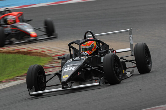FJ1500:決勝3位は吉田馨(MYST & Hobby Base KK-F) FJ1500:決勝3位は吉田馨(MYST & Hobby Base KK-F)