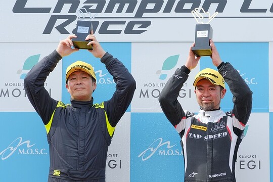 ジェントルマン:表彰式 ジェントルマン:表彰式
