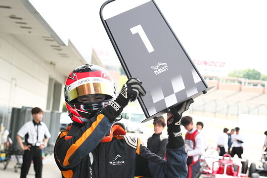 スーパーFJで初優勝の柱本翔夢伊(REV RACING with LAPS) スーパーFJで初優勝の柱本翔夢伊(REV RACING with LAPS)